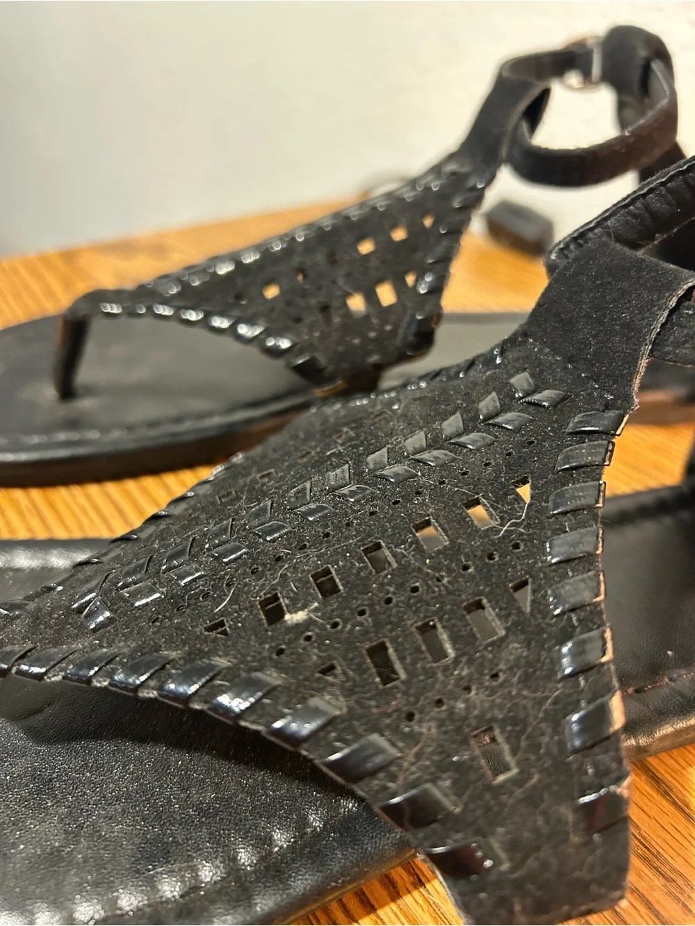 Women's Black Woven T-Strap Sandals